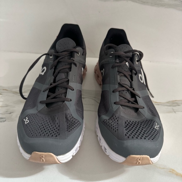 On cloudflow women’s Running Charcoal and Blush Sneakers - Picture 2 of 8